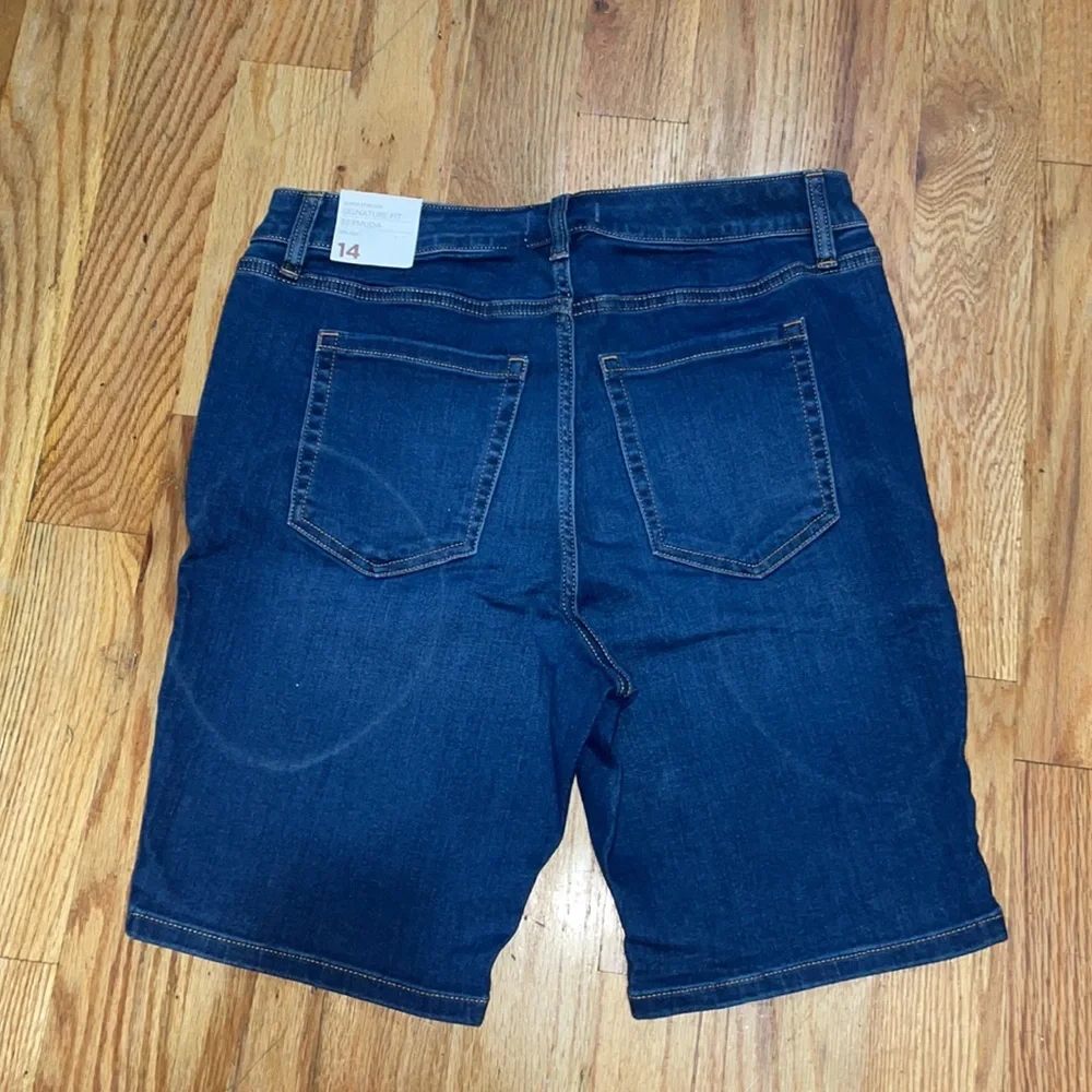 NEW Lane Bryant Dark Blue Jean  Signature Fit Denim Bermuda Short - Dark Wash 14